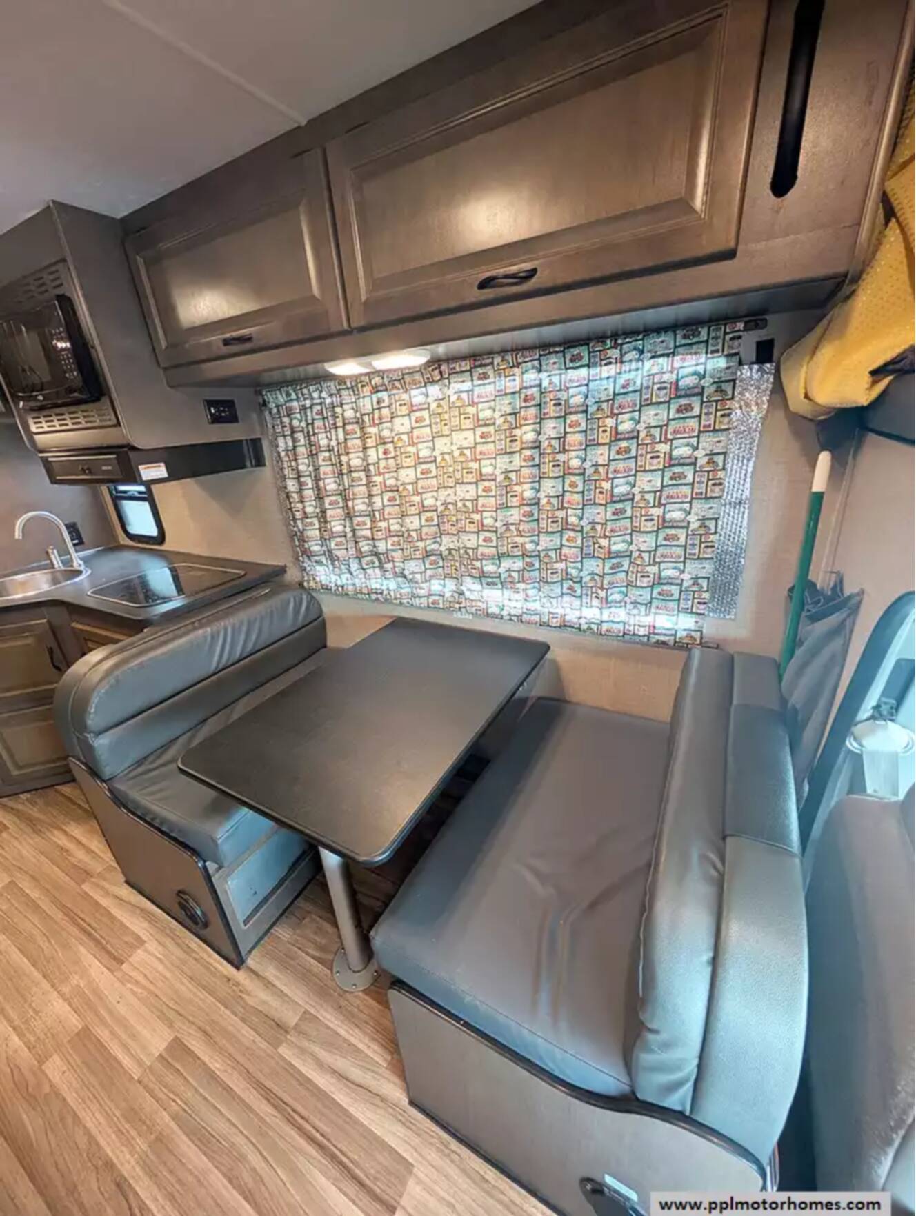 A photo of this 2019 Thor Majestic 28A