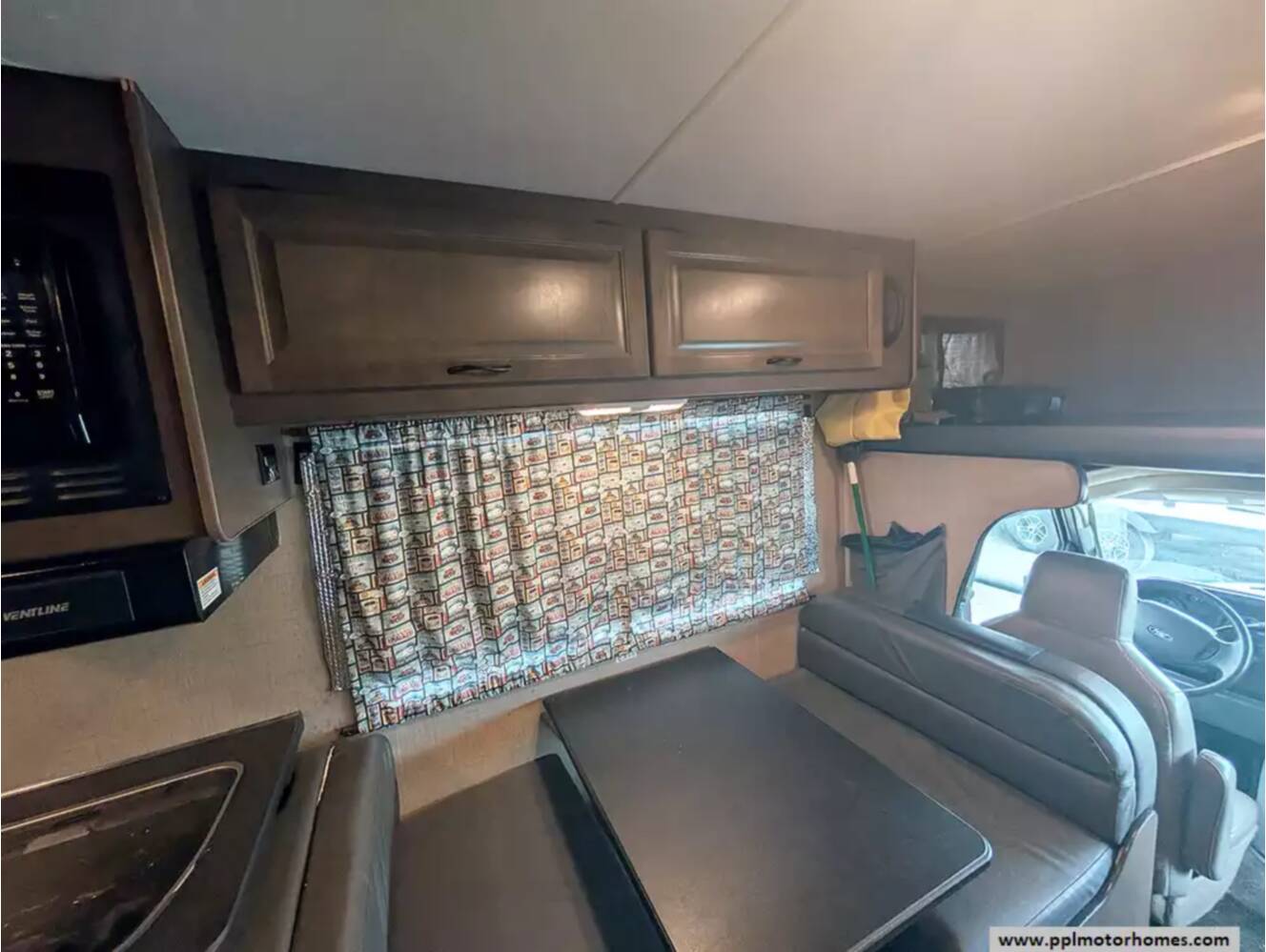 A photo of this 2019 Thor Majestic 28A