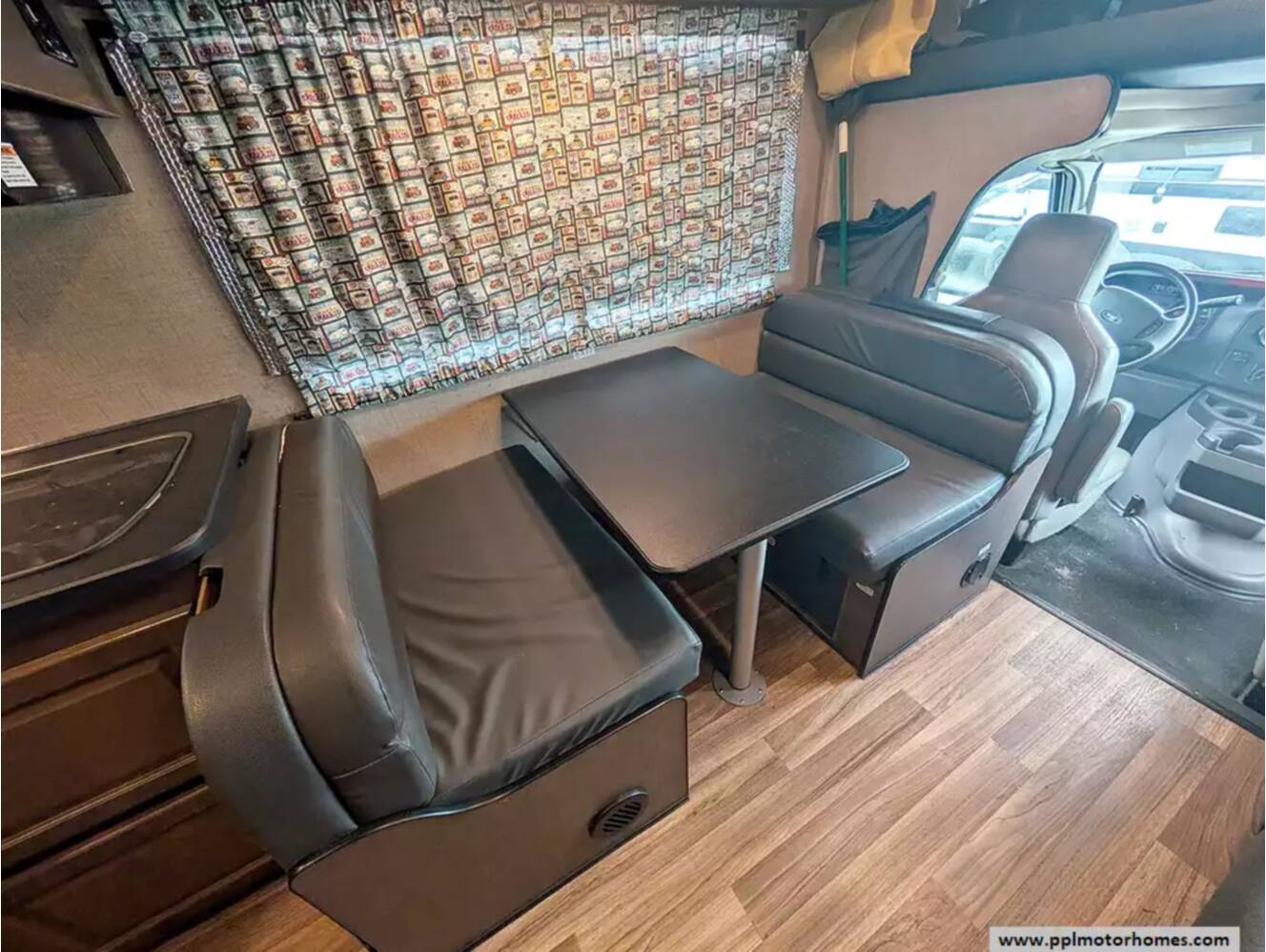 A photo of this 2019 Thor Majestic 28A