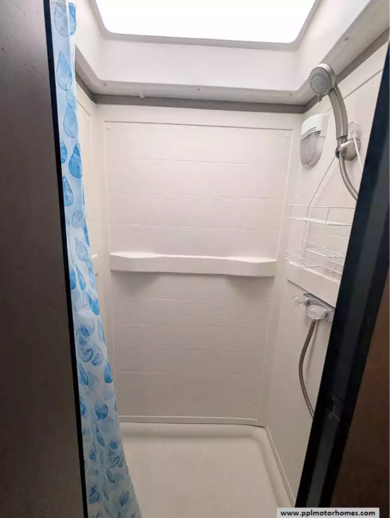 A photo of this 2019 Thor Majestic 28A