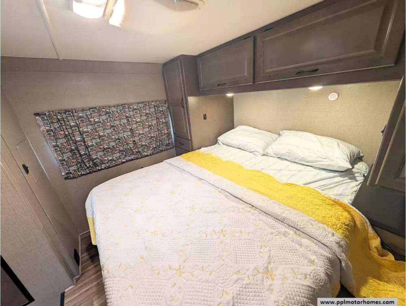 A photo of this 2019 Thor Majestic 28A