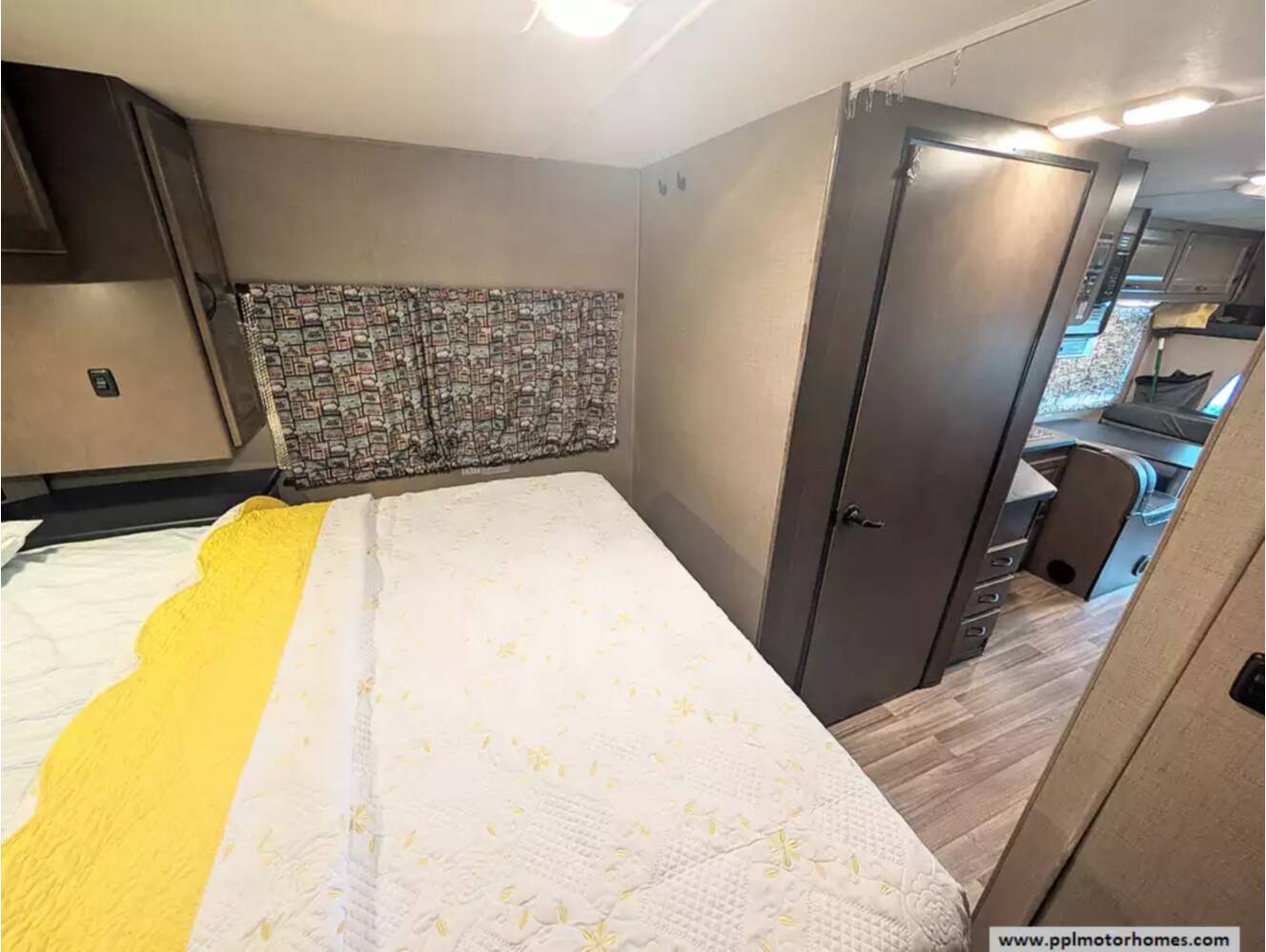 A photo of this 2019 Thor Majestic 28A