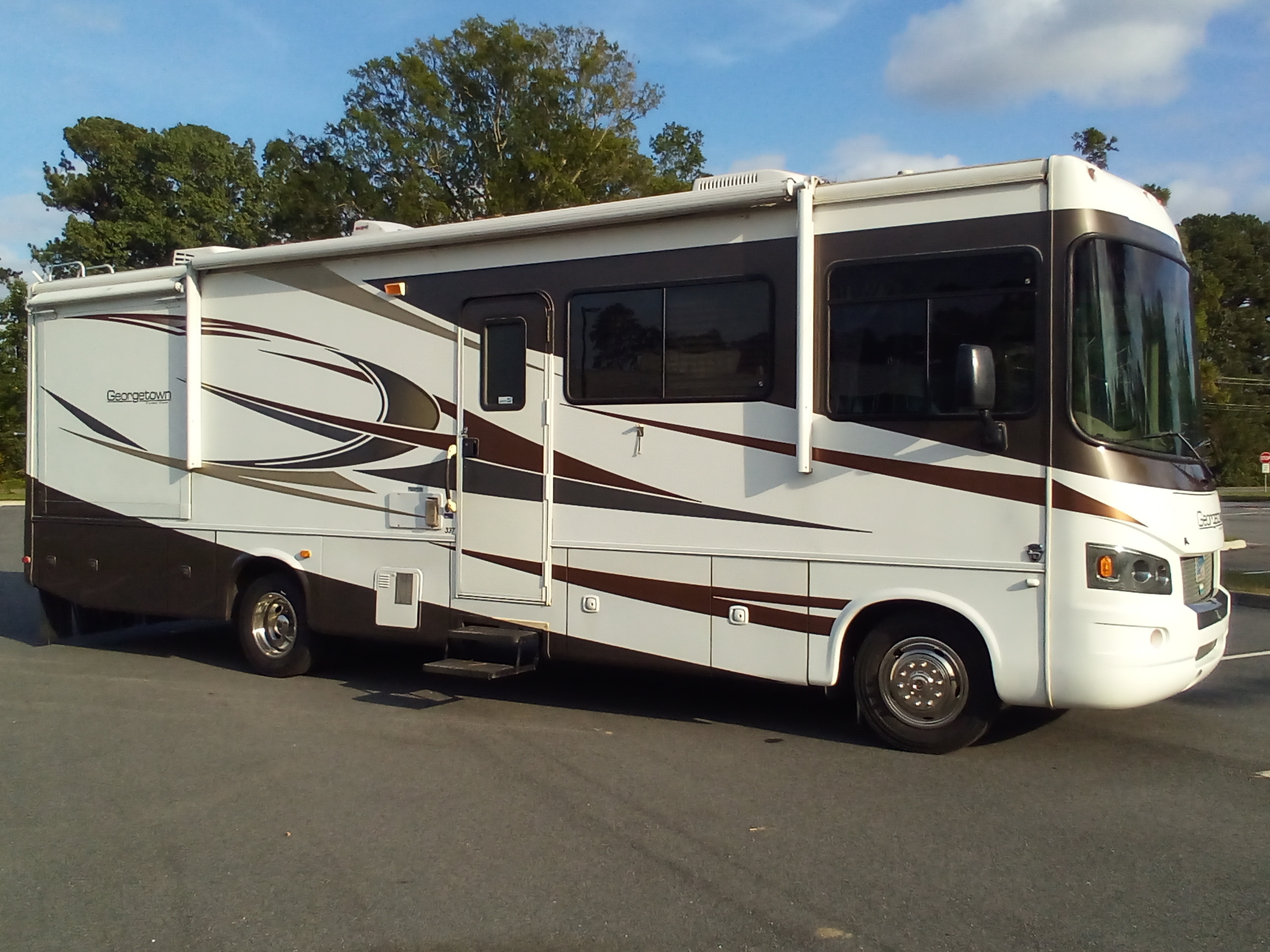 2011 Forest River GEORGETOWN 337DS in chesapeake VA