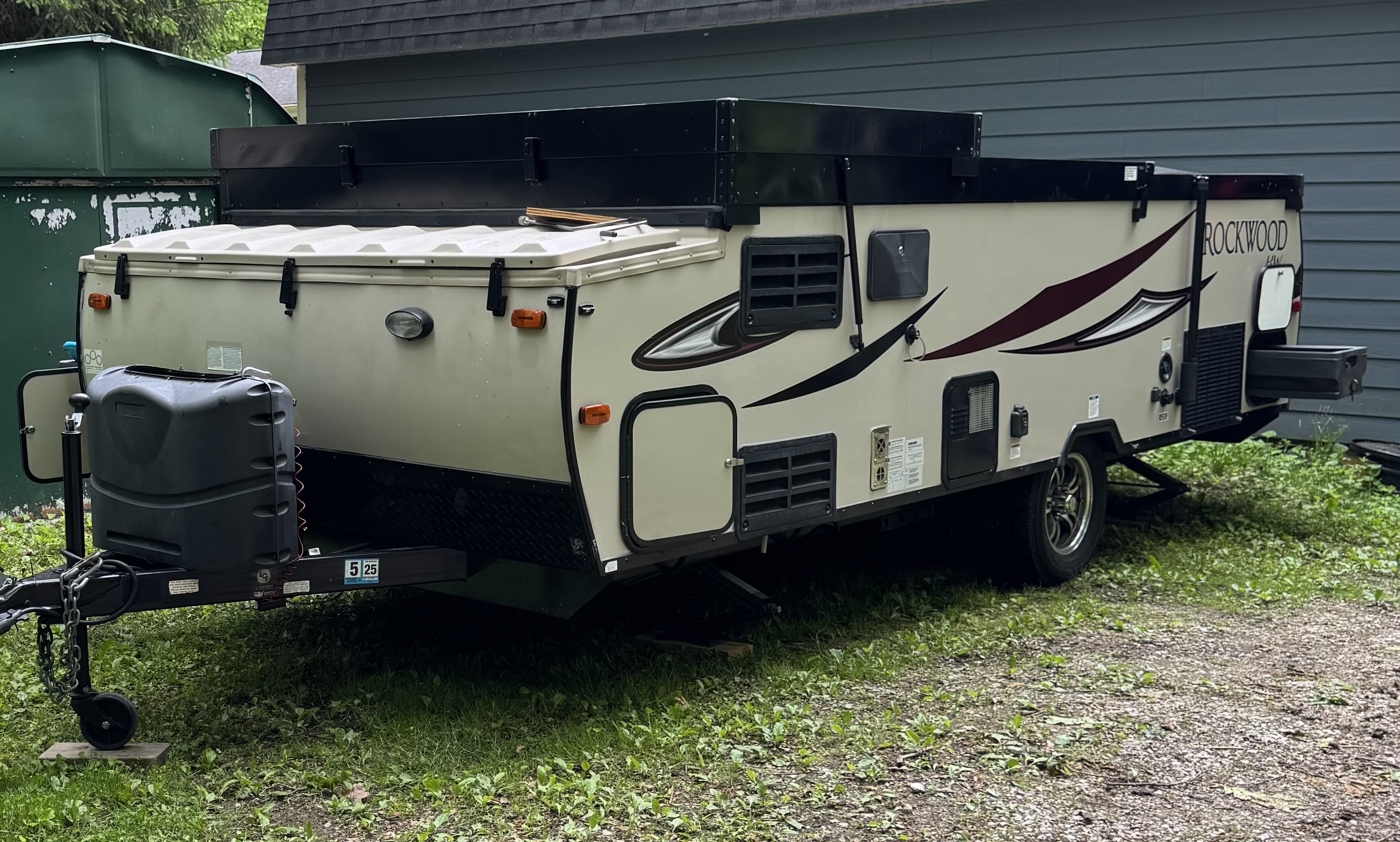 2017 Forest River FLAGSTAFF HARD SIDE A214HW in zionsville IN