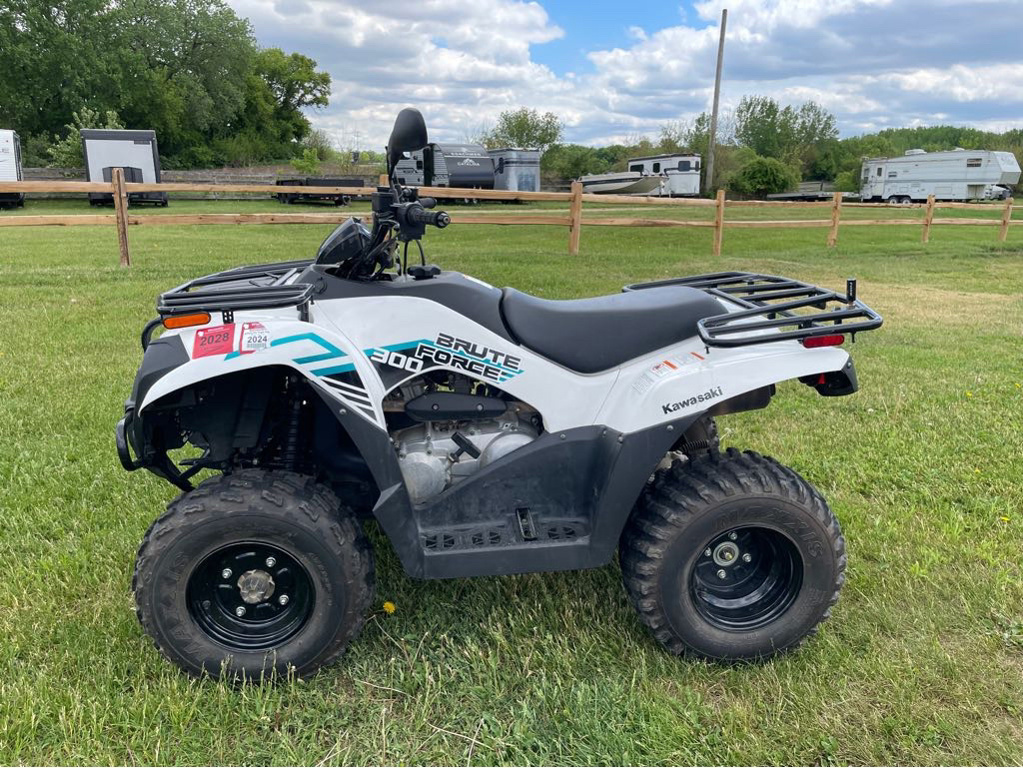 2022 Kawasaki BRUTE FORCE 300 in marengo IL