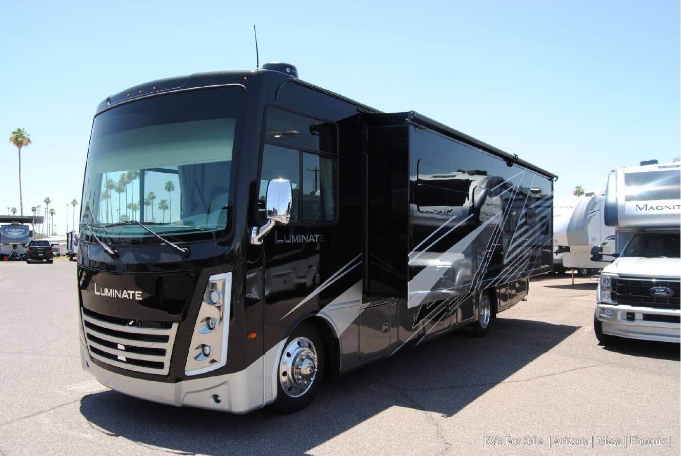 A photo of this 2026 Thor Motor Coach Luminate Ford F-53 MM30