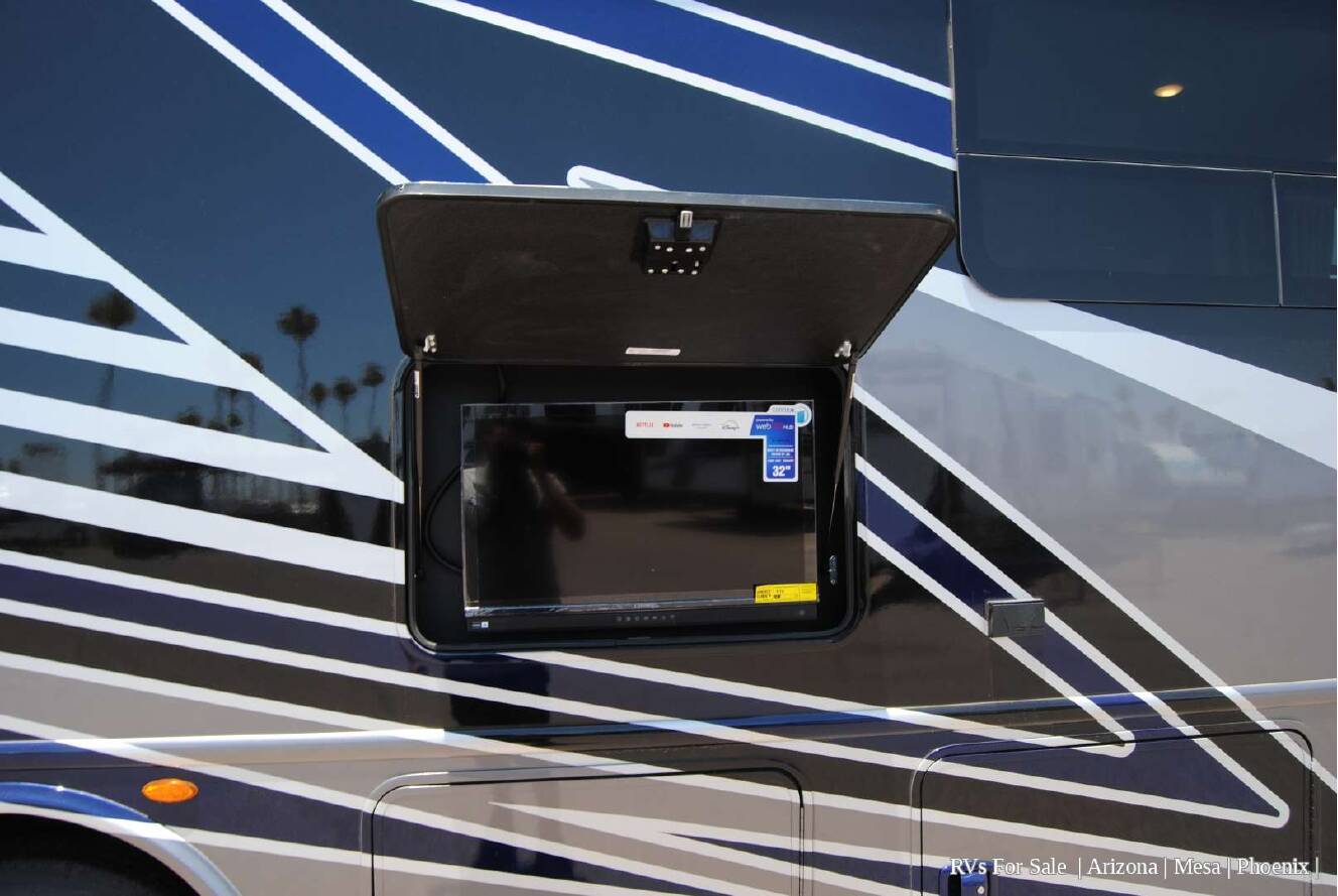 A photo of this 2026 Thor Motor Coach Luminate Ford F-53 MM30