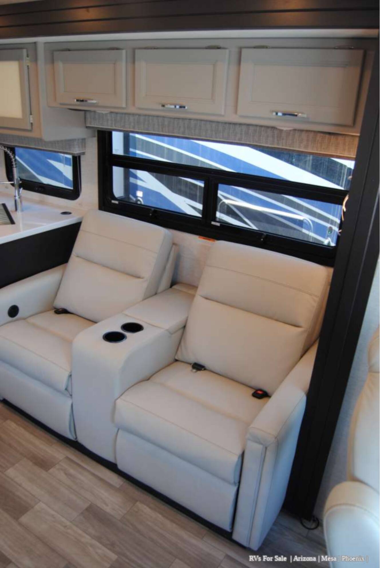 A photo of this 2026 Thor Motor Coach Luminate Ford F-53 MM30