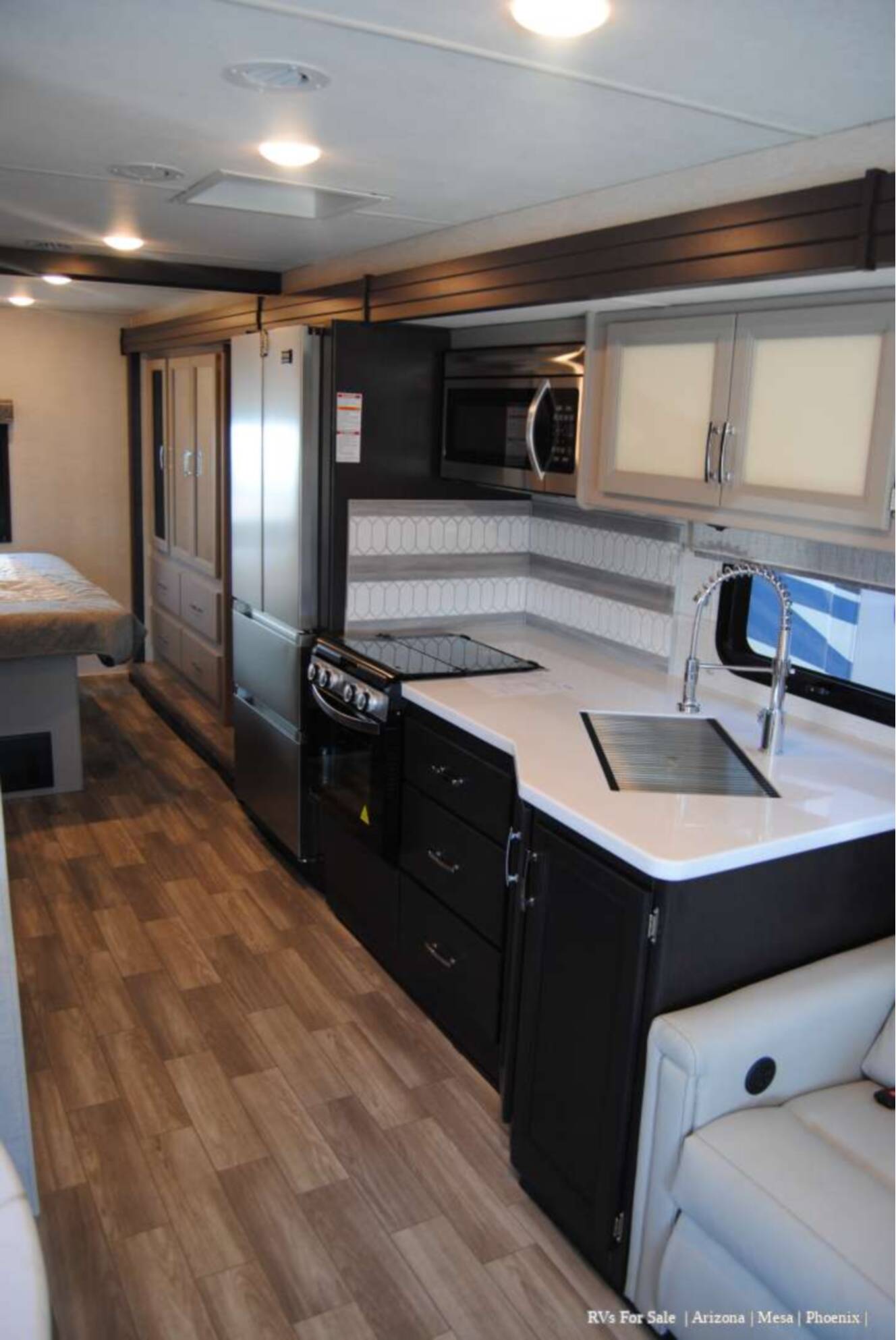 A photo of this 2026 Thor Motor Coach Luminate Ford F-53 MM30