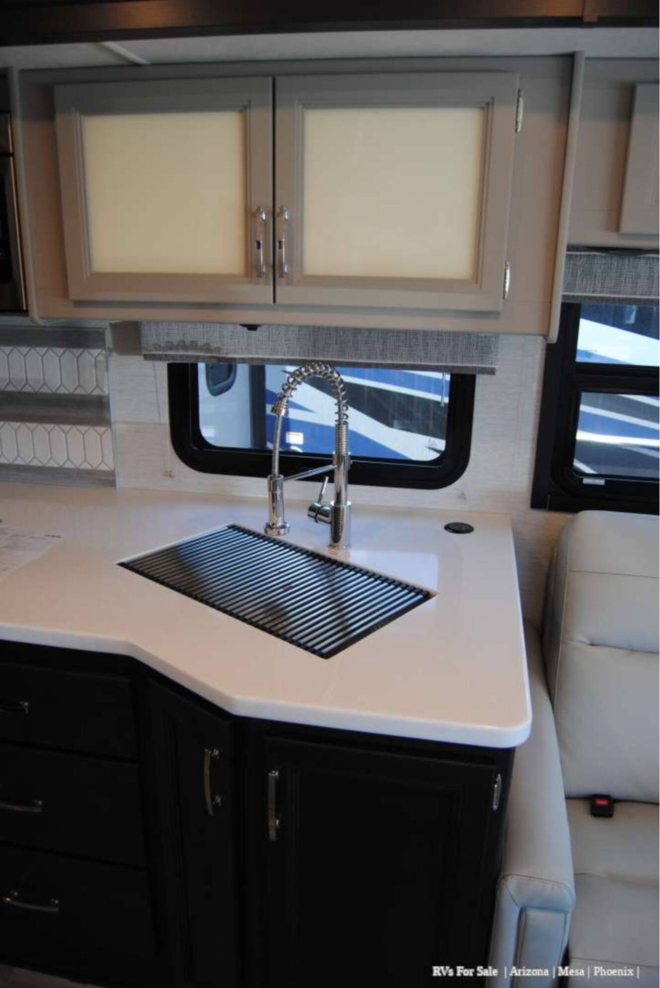 A photo of this 2026 Thor Motor Coach Luminate Ford F-53 MM30