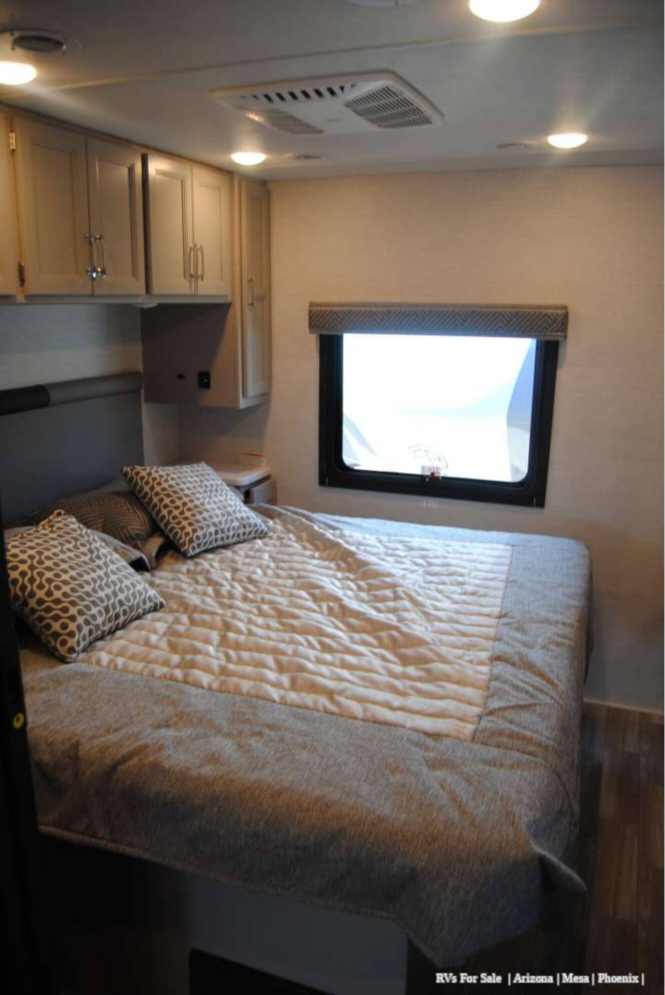 A photo of this 2026 Thor Motor Coach Luminate Ford F-53 MM30