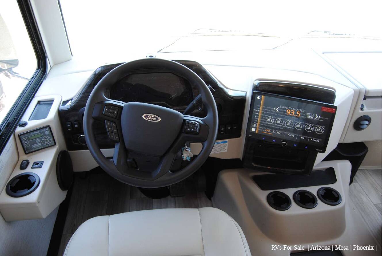 A photo of this 2026 Thor Motor Coach Luminate Ford F-53 MM30