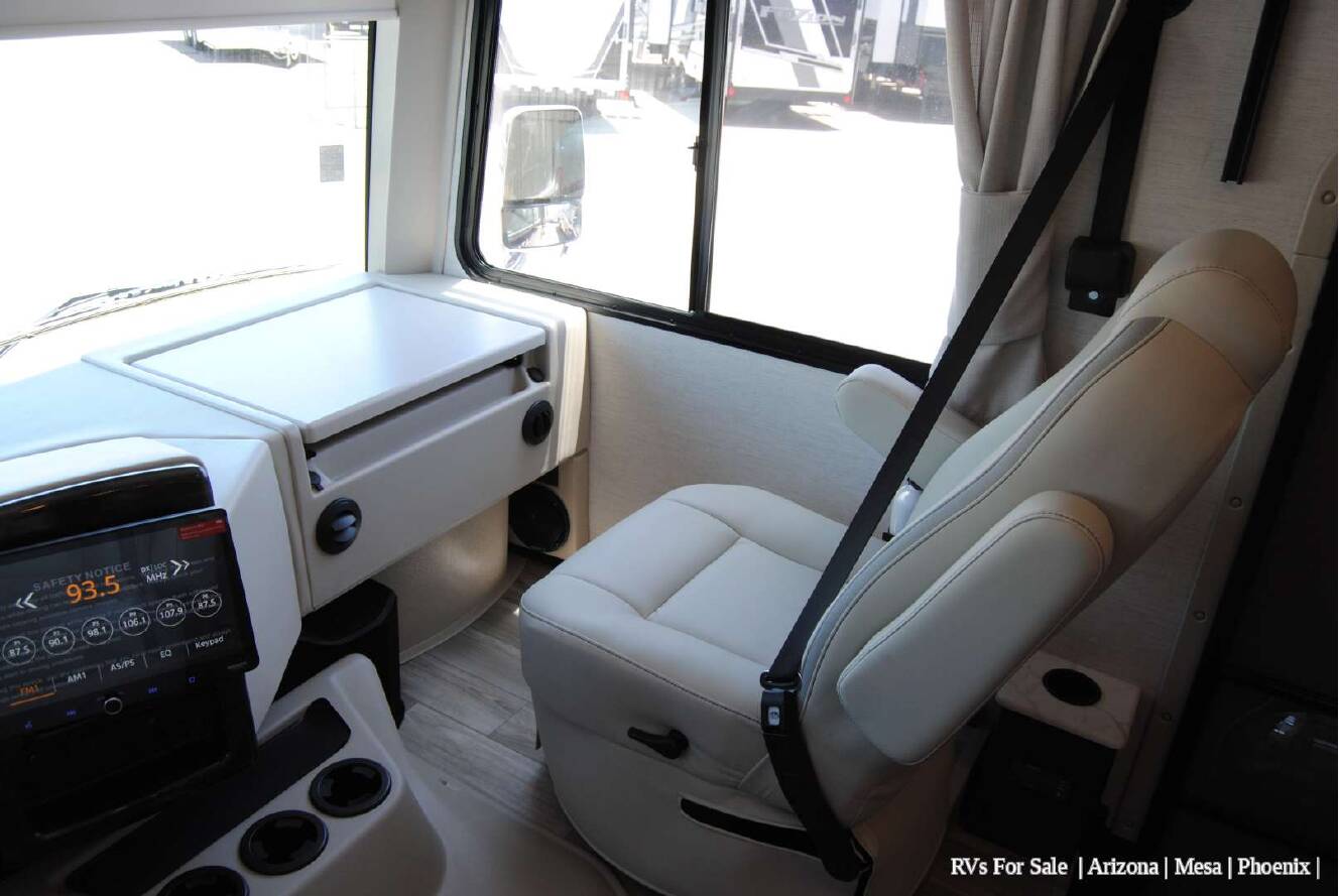 A photo of this 2026 Thor Motor Coach Luminate Ford F-53 MM30