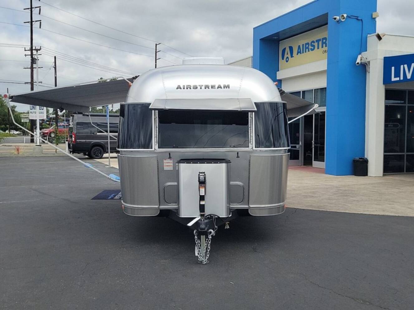 A photo of this 2026 Airstream Flying Cloud ® 25FB Twin