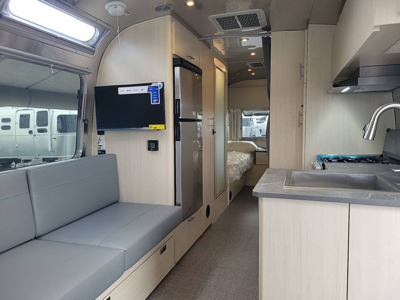 A photo of this 2026 Airstream Flying Cloud ® 25FB Twin