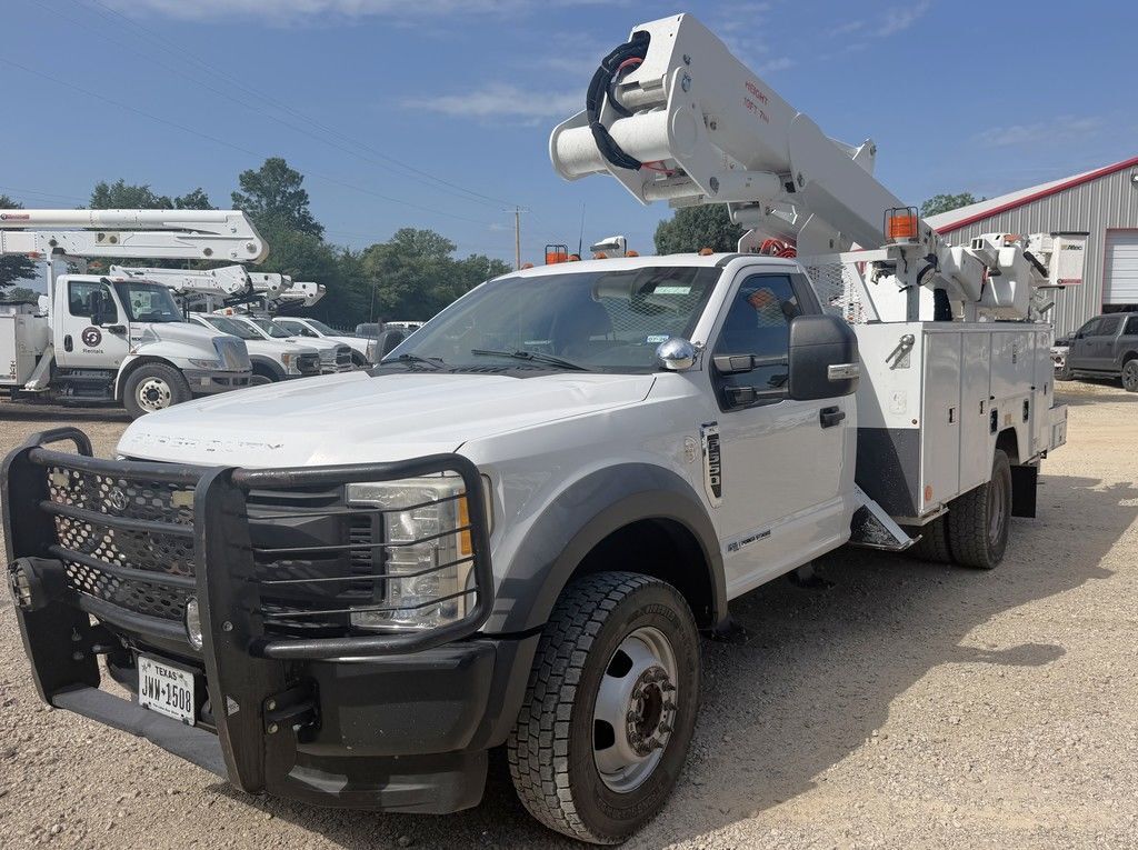 2017 ETI ETC37MH / Ford F550 4x4 - Bucket Truck in Lindale, TX