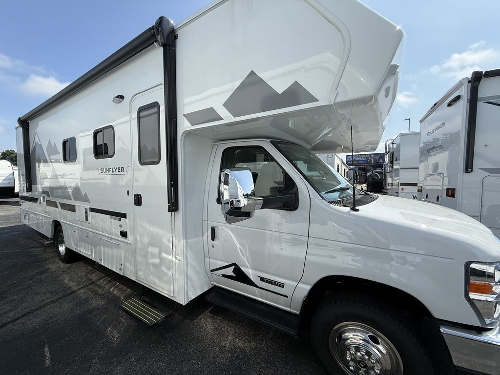 2027 Winnebago SUNFLYER 28MB in lexington KY