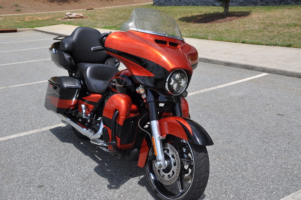 2017 Harley-Davidson® FLHXSE - CVO Street Glide® CVO in High Point, NC