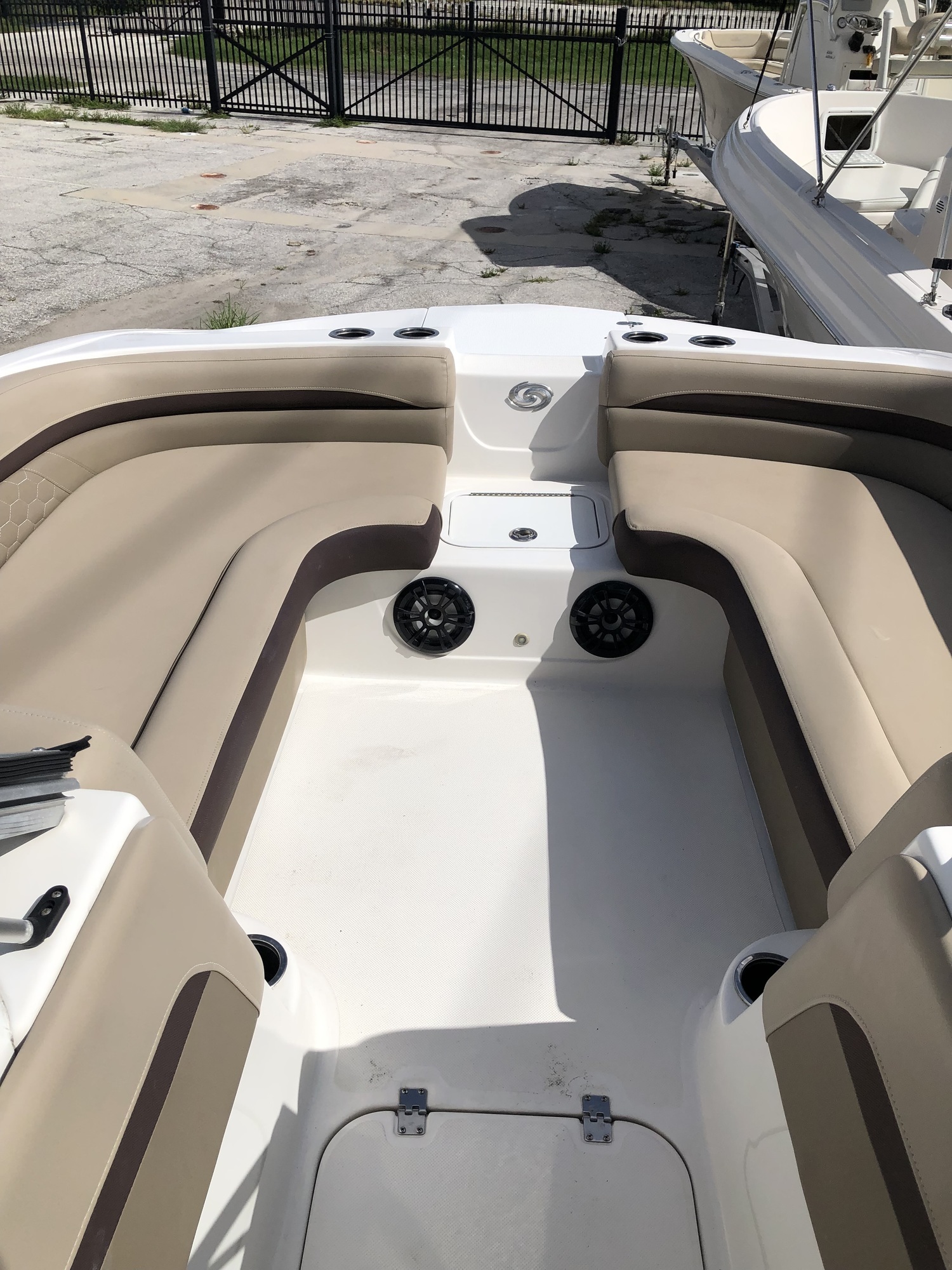 2023 Hurricane Deck Boats USED SD217 -WHITE HULL in hudson FL