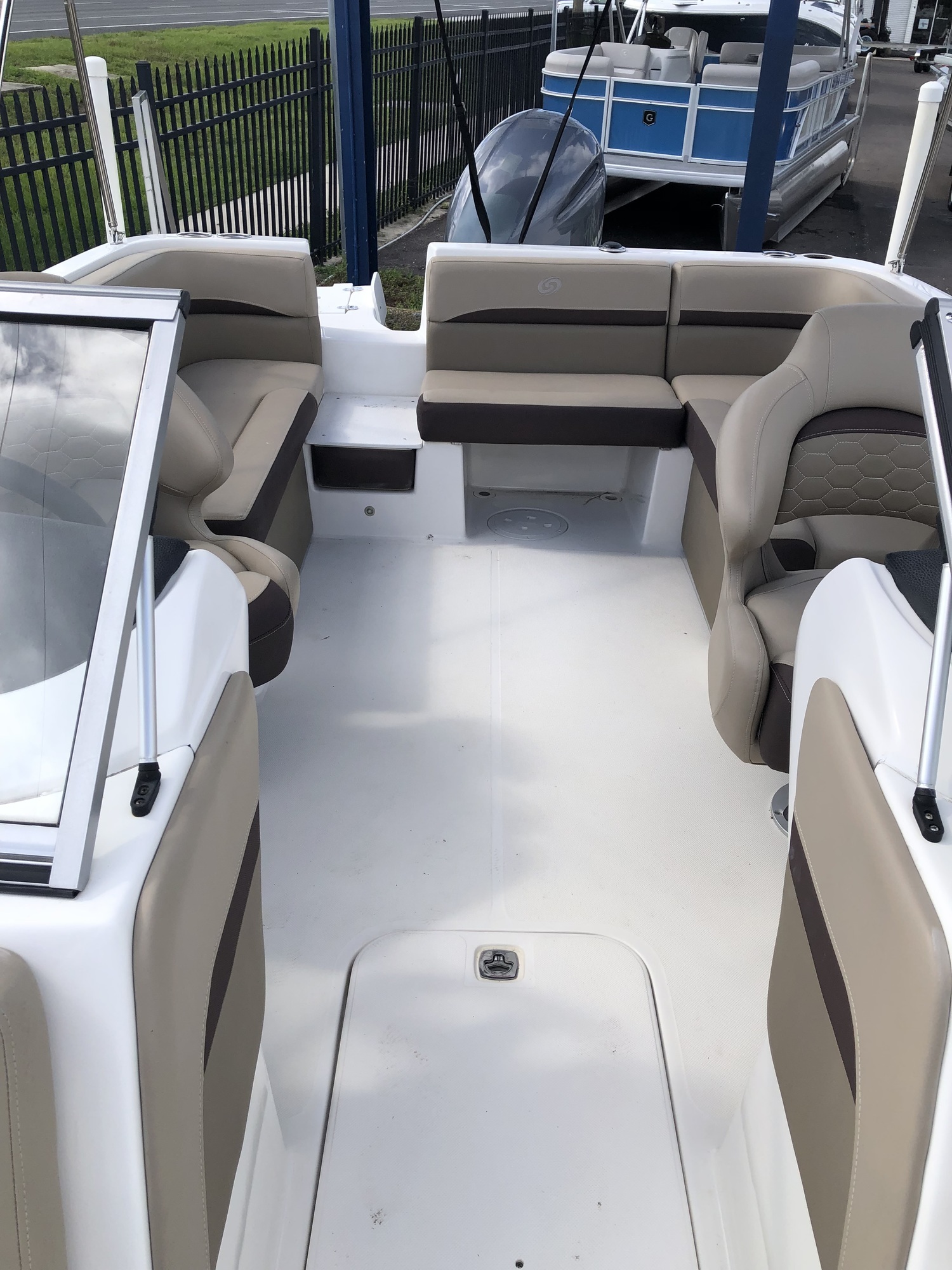 2023 Hurricane Deck Boats USED SD217 -WHITE HULL in hudson FL