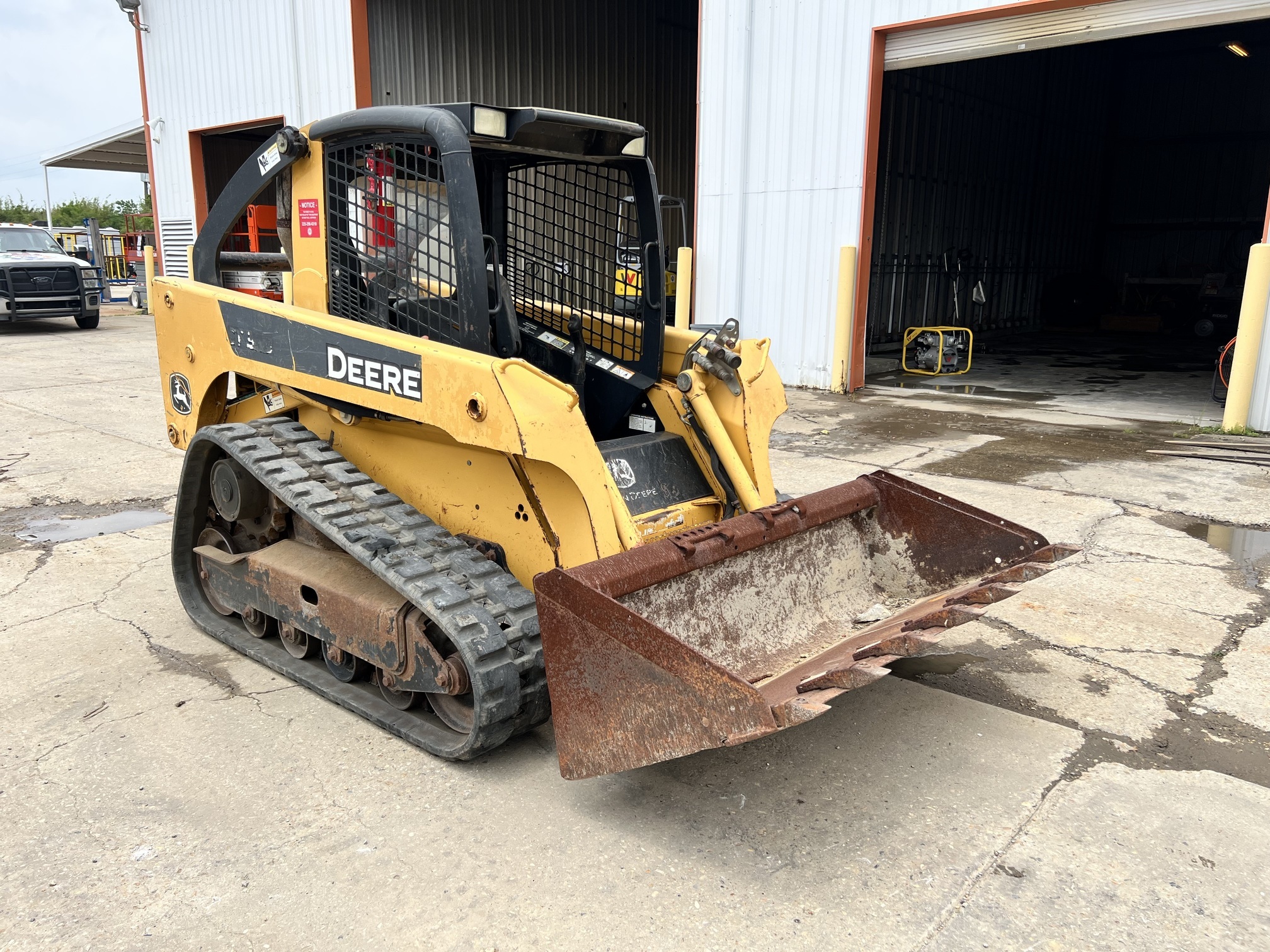 2007 DEERE 332 in Baton Rouge, LA