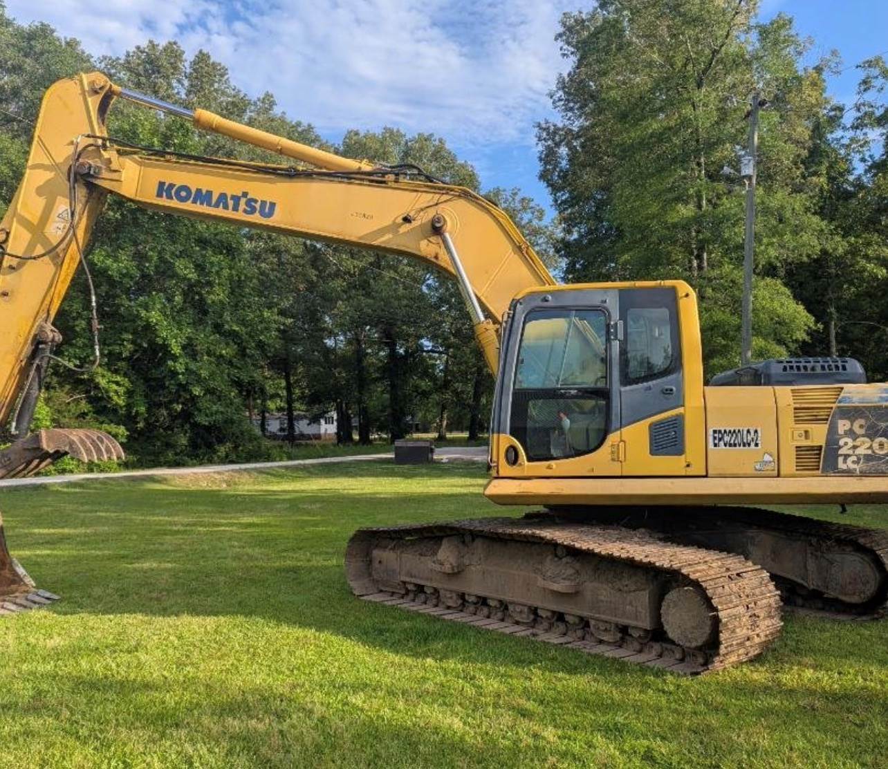2012 Komatsu PC220LC-8 in Wayne, MI