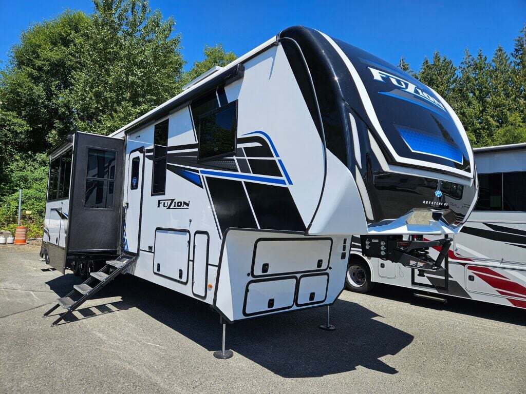 2025 Keystone Fuzion 419 in everett WA
