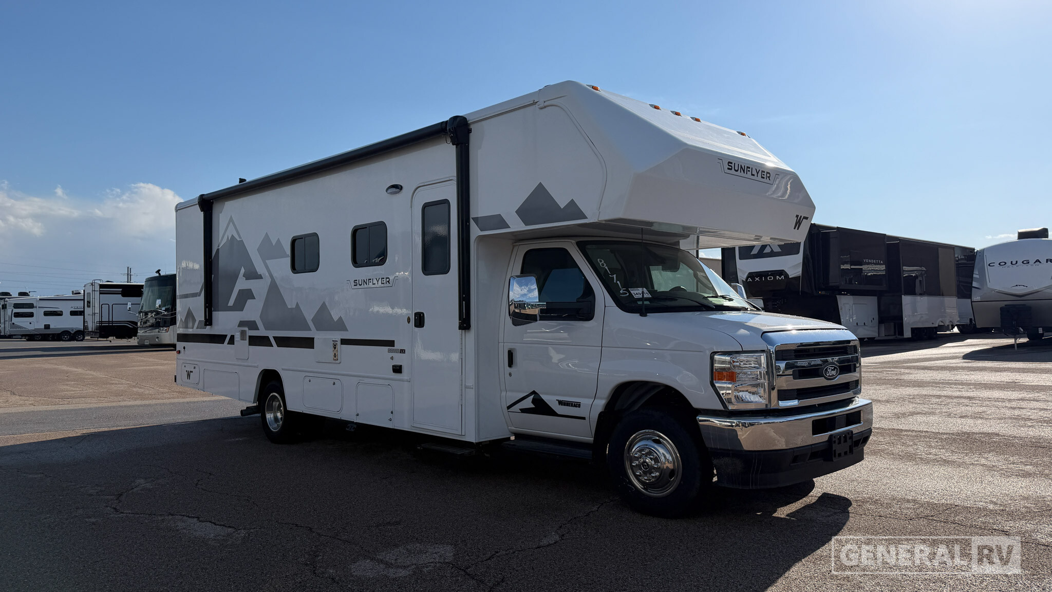 2027 Winnebago SUNFLYER 28MB in huntley IL