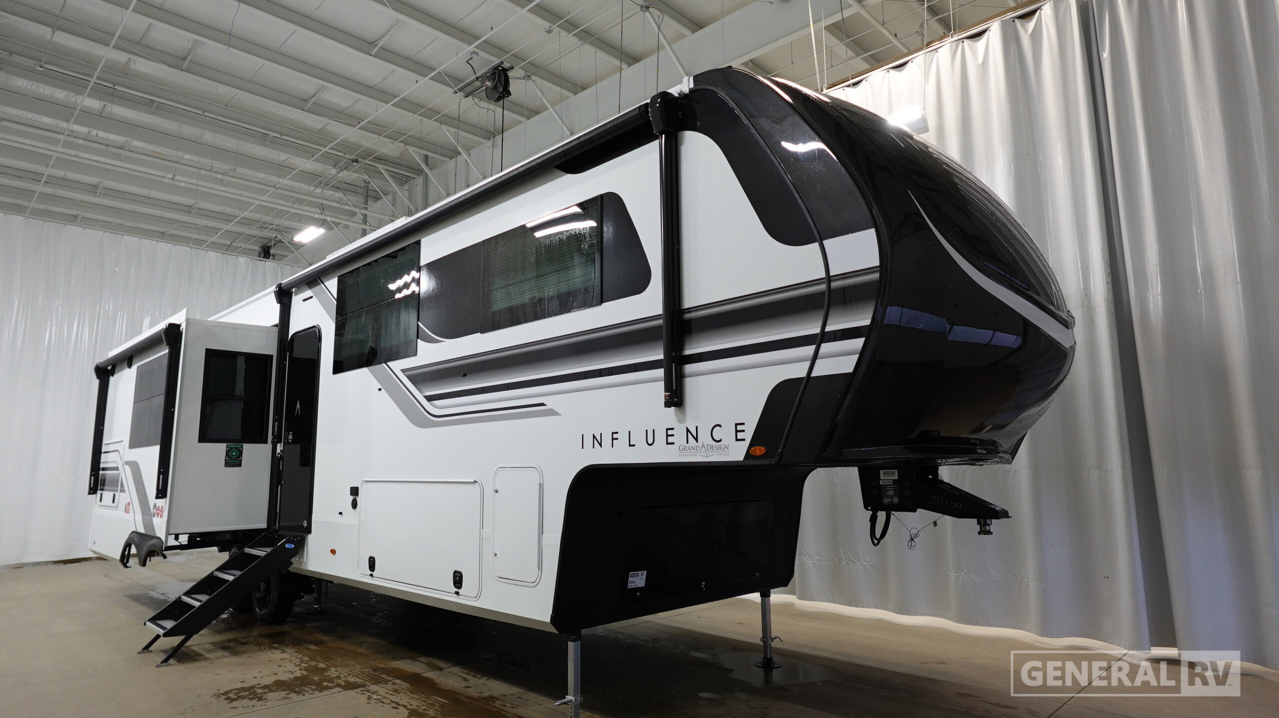 2026 Grand Design SOLITUDE-I 3203GK in wixom MI