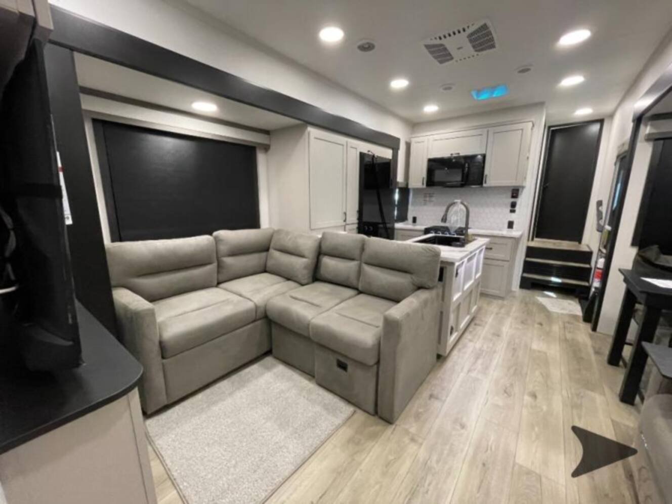 A photo of this 2026 Jayco Seismic 395