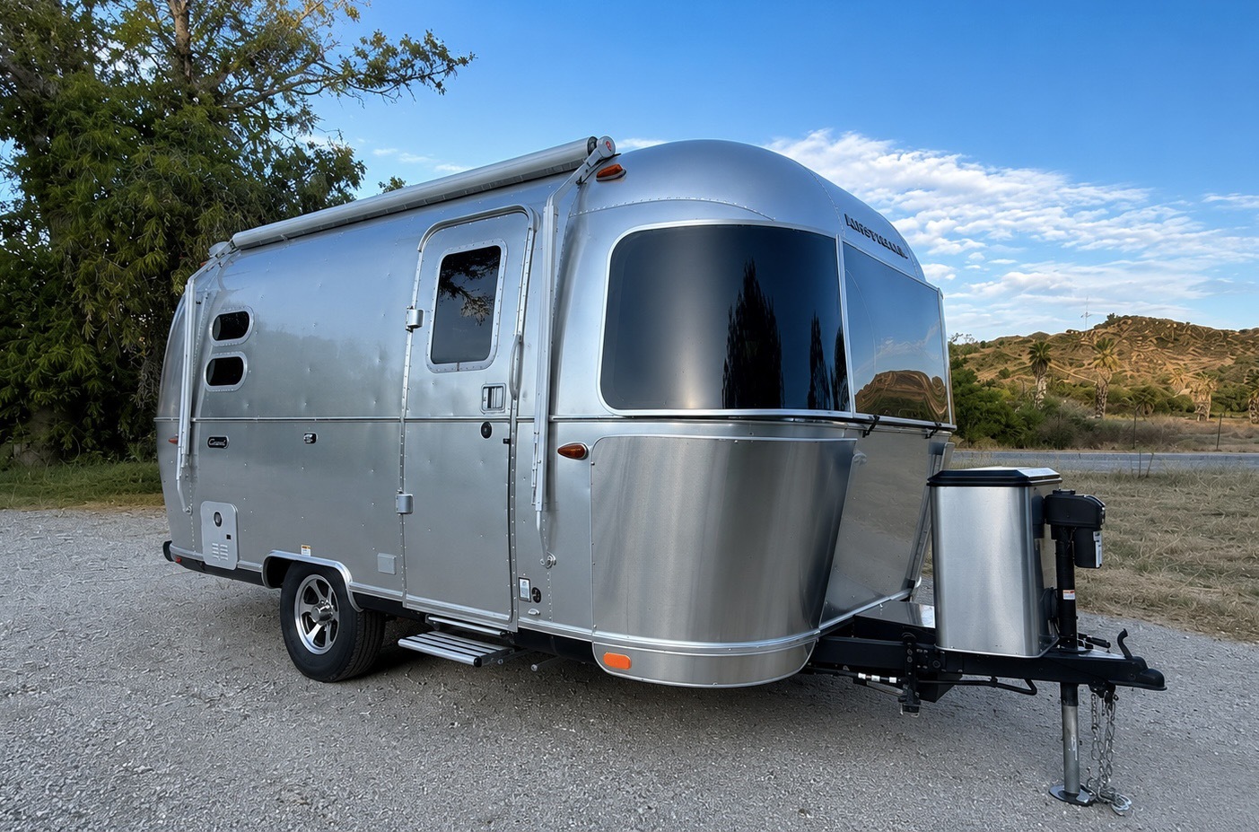 2022 Airstream CARAVEL 19CB RV