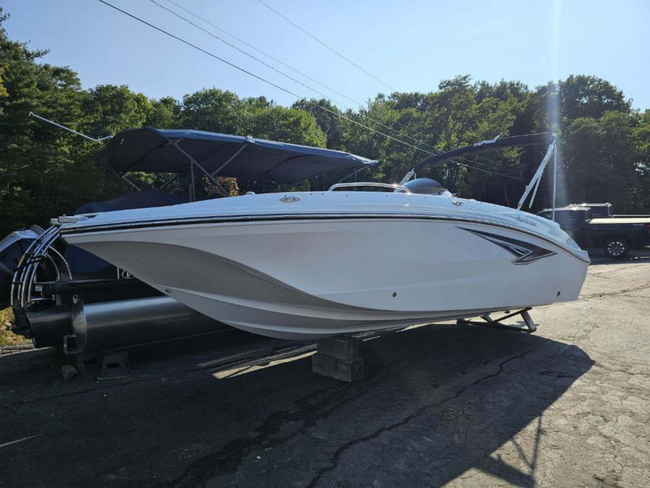 2025 Hurricane SunDeck Sport OB SS 218 OB in meredith NH