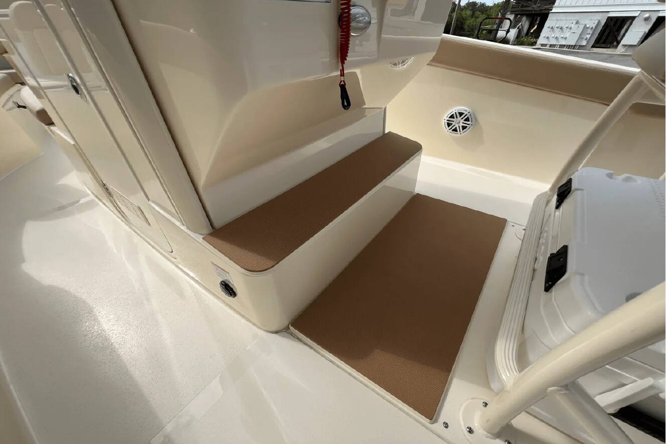 A photo of this 2025 Scout 240 XSF