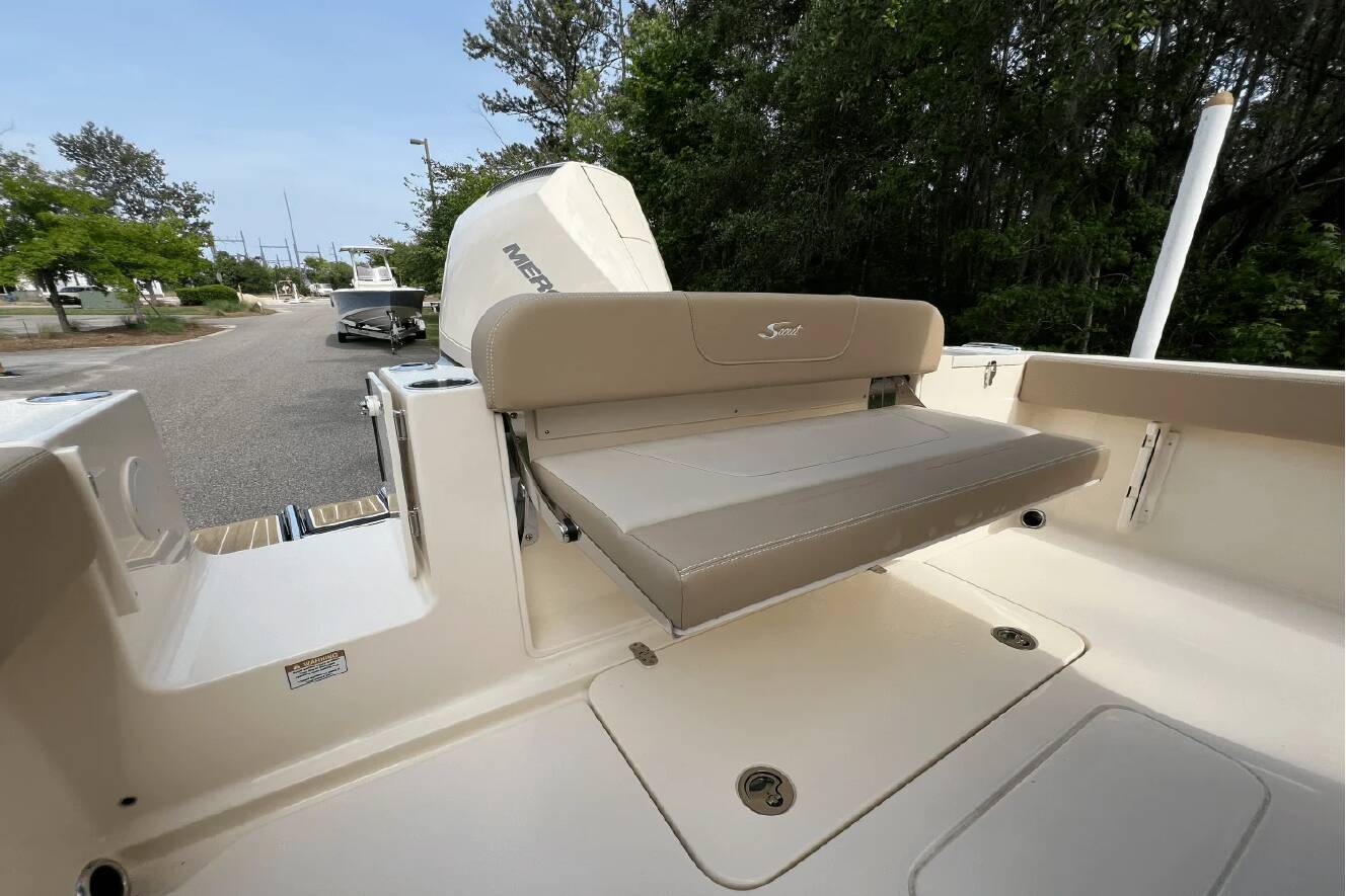A photo of this 2025 Scout 240 XSF
