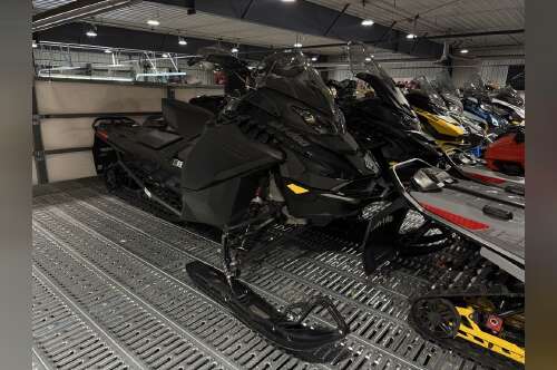 2026 Ski-Doo Backcountry Adrenaline® 850 E-TEC Storm 1.5_Black 850 E-TEC 146 1.5 in red wing MN
