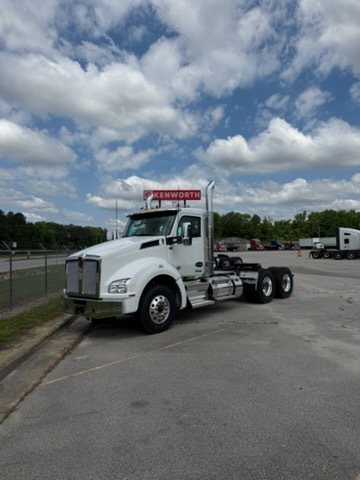 2027 KENWORTH T880 in Battleboro, NC