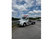 5 Key Features to Look for in a Commercial Truck for Construction image