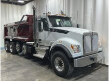 5 Key Features to Look for in a Commercial Truck for Construction image