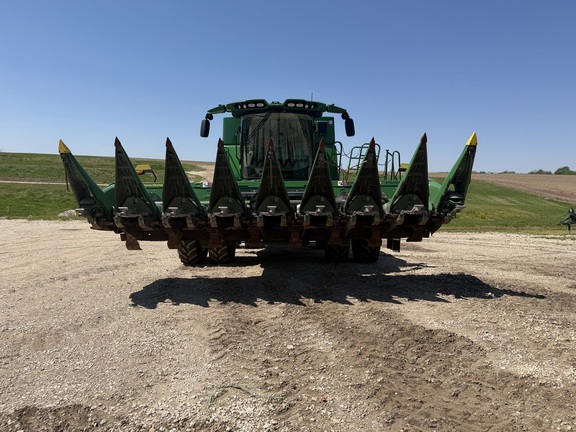 2021 John Deere C8R in White Hall, IL