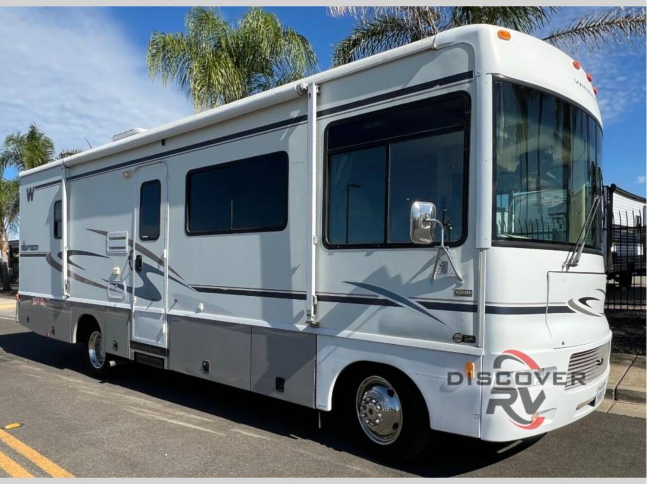 A photo of this 2005 Winnebago Sightseer 29R