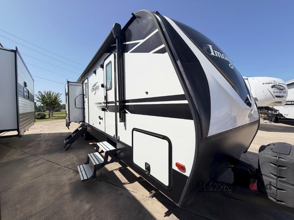 2021 Grand Design Imagine 3250BH in willis TX