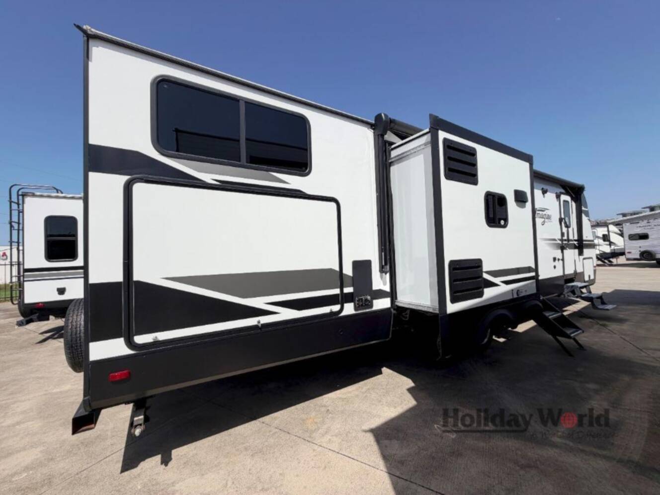 A photo of this 2021 Grand Design Imagine 3250BH
