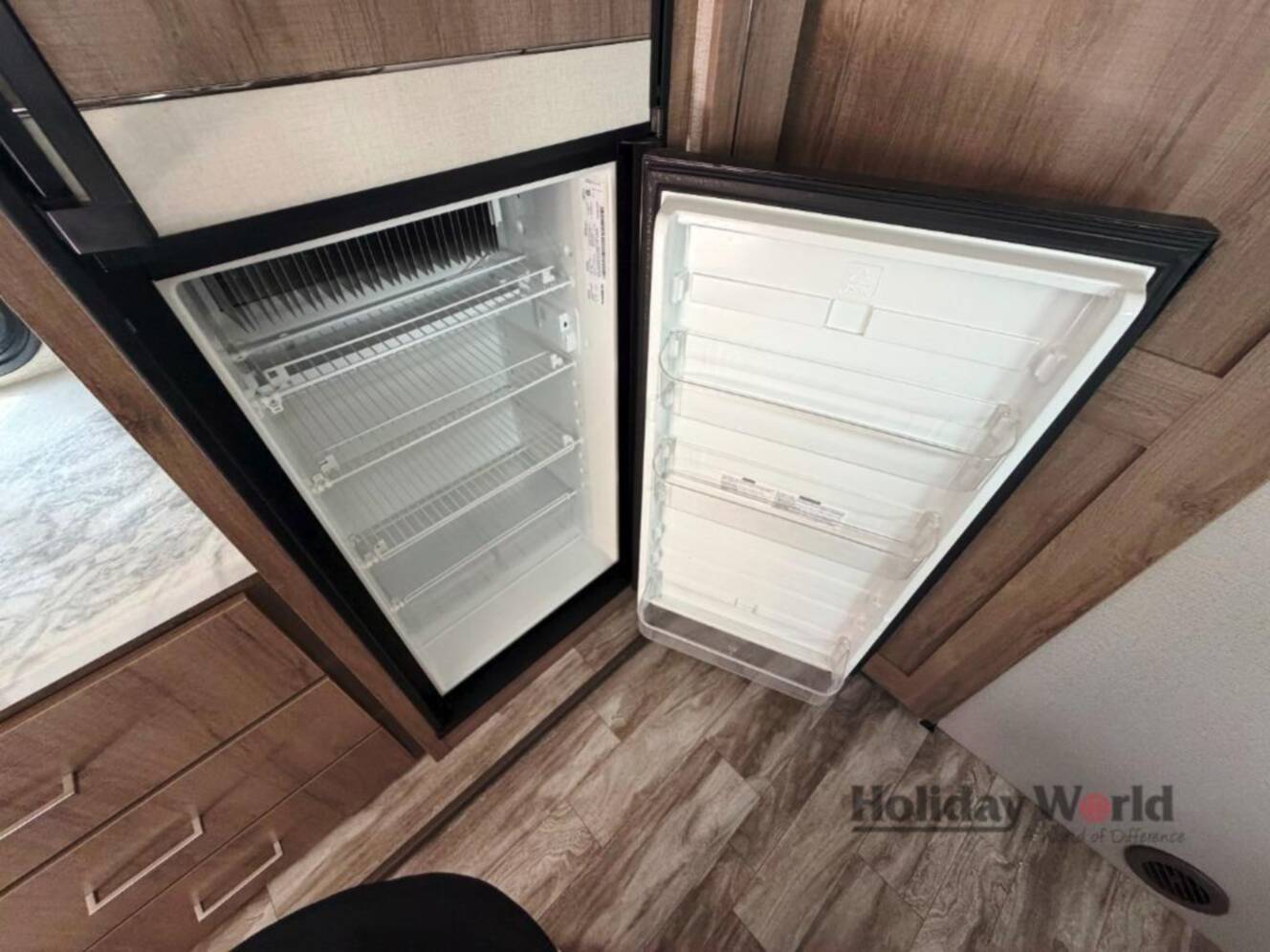 A photo of this 2021 Grand Design Imagine 3250BH