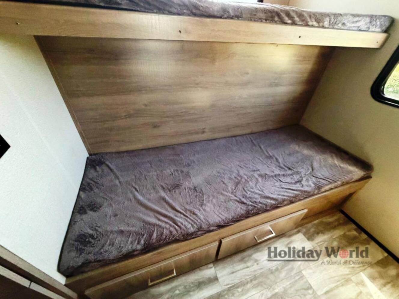 A photo of this 2021 Grand Design Imagine 3250BH