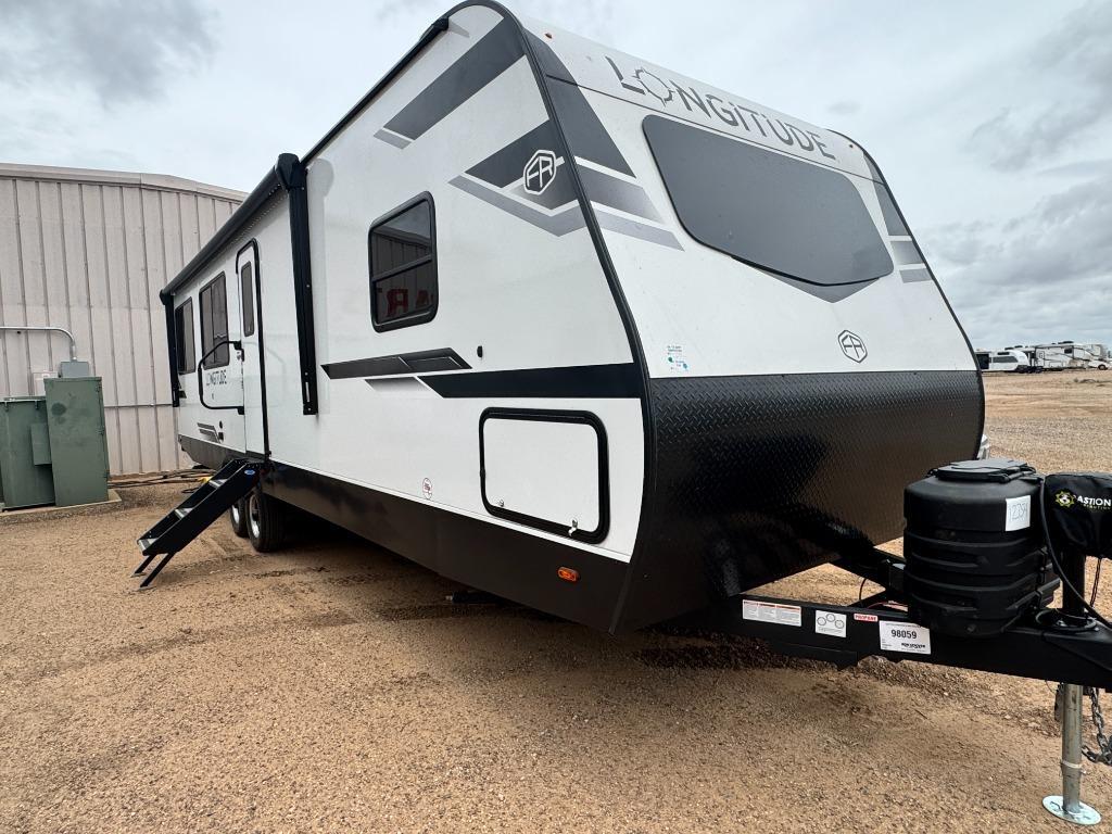 2027 East To West Longitude 310RL in slaton TX