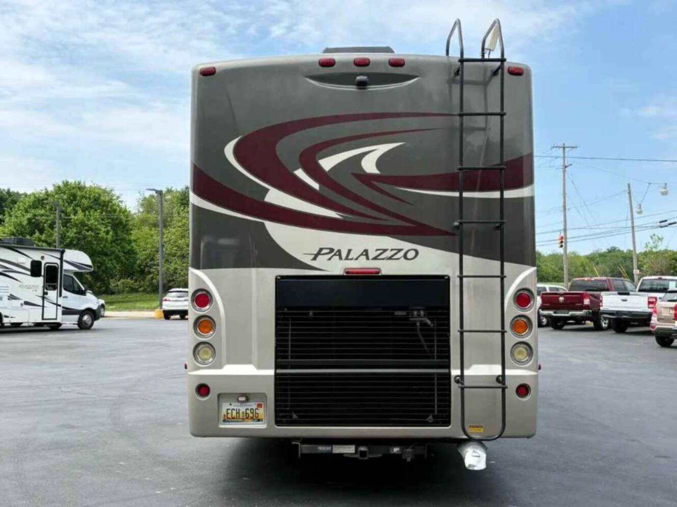 A photo of this 2014 Thor Motor Coach Palazzo 33 2