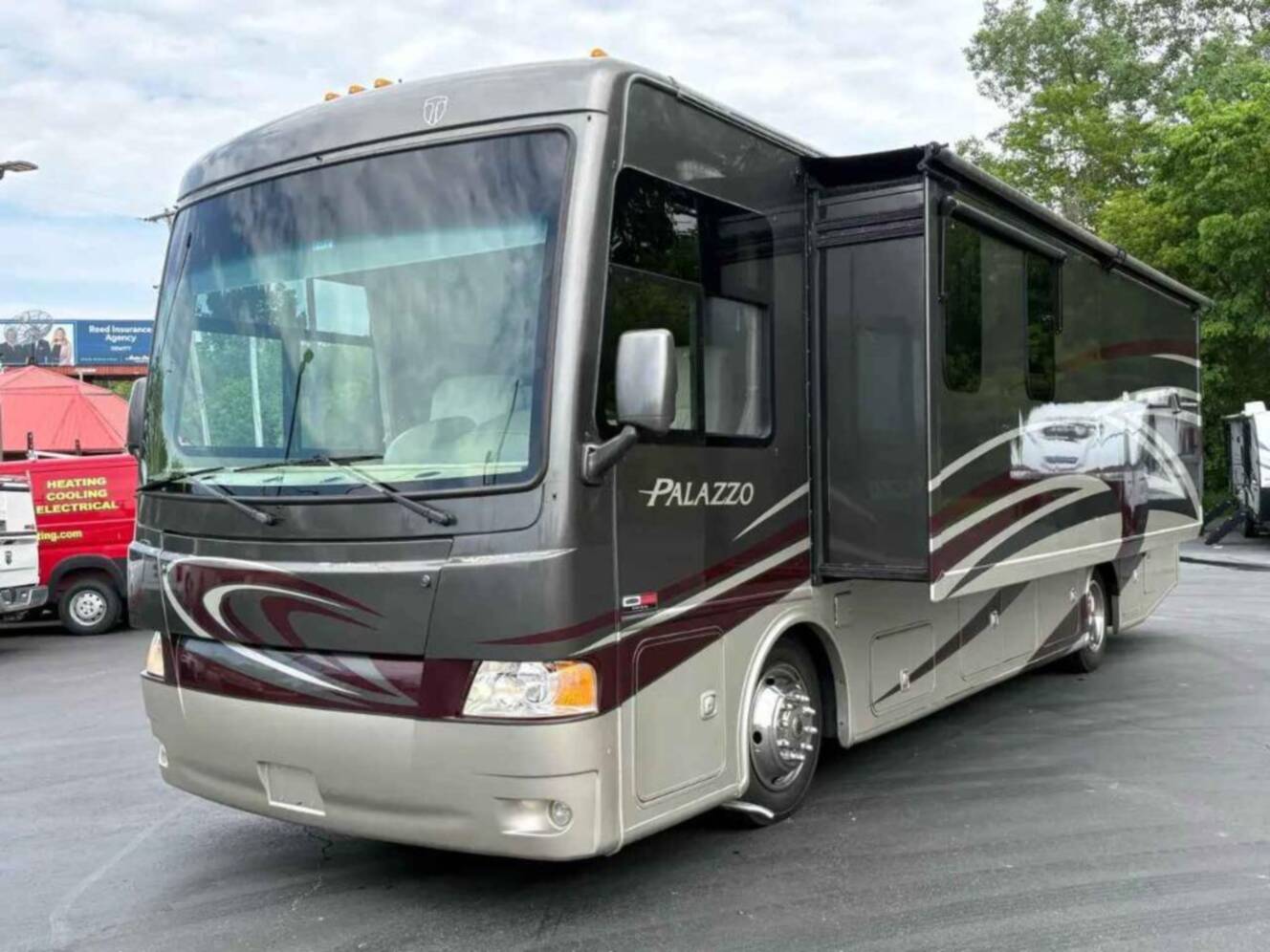 A photo of this 2014 Thor Motor Coach Palazzo 33 2
