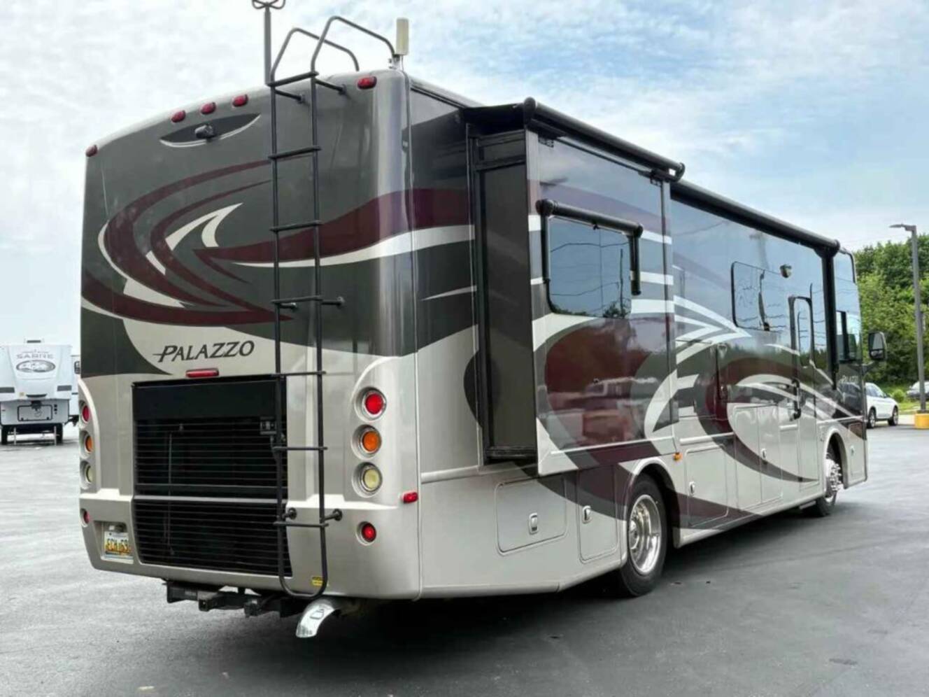 A photo of this 2014 Thor Motor Coach Palazzo 33 2
