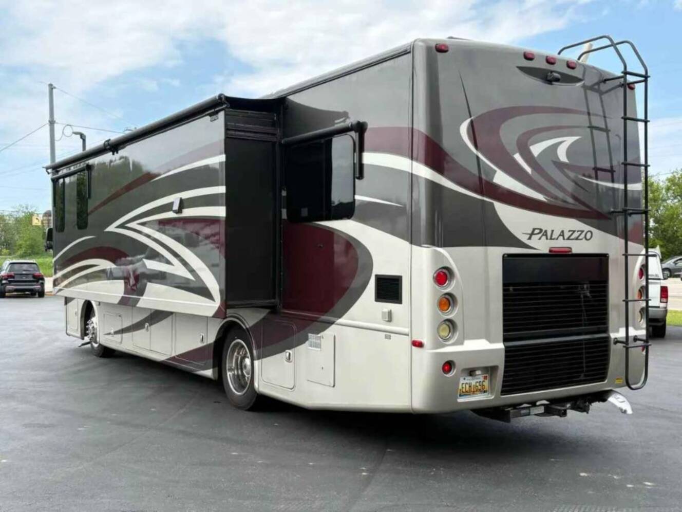 A photo of this 2014 Thor Motor Coach Palazzo 33 2