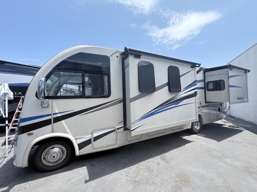 2019 Thor Motor Coach Vegas 27.7 in santa ana CA